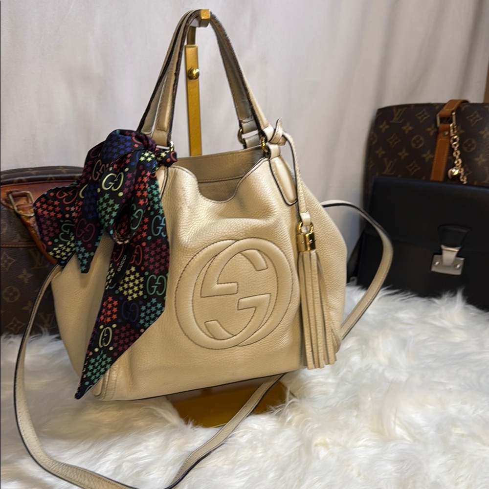 Gucci Cream Shoulder Bag with Multicolor Scarf